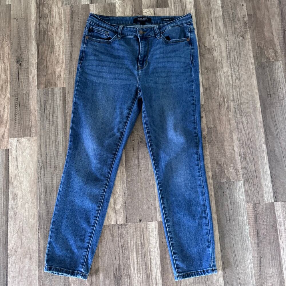Judy Blue Relaxed Fit Cropped Denim Jeans Medium Wash Size 30 Stretch